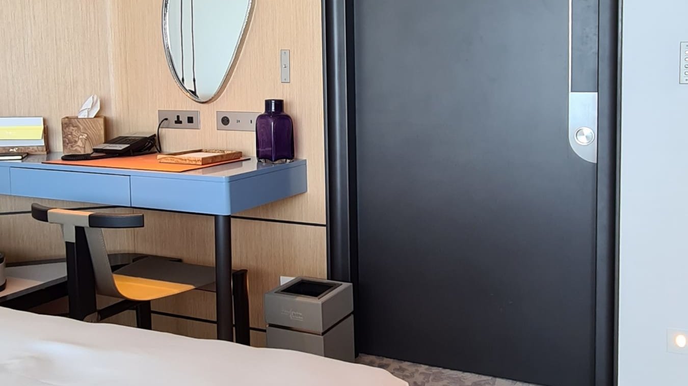 Hanák nábytek luxusní hotel Monako pokoj