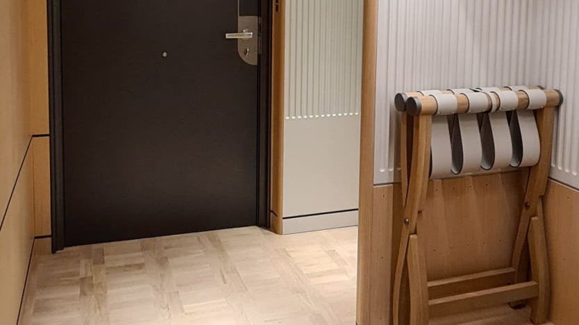Hanák nábytek luxusní hotel Monako chodba