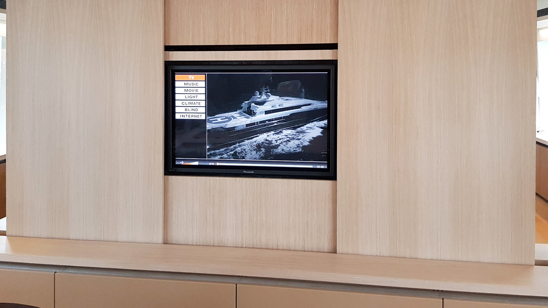 Hanák nábytok luxusná jachta televízna stena