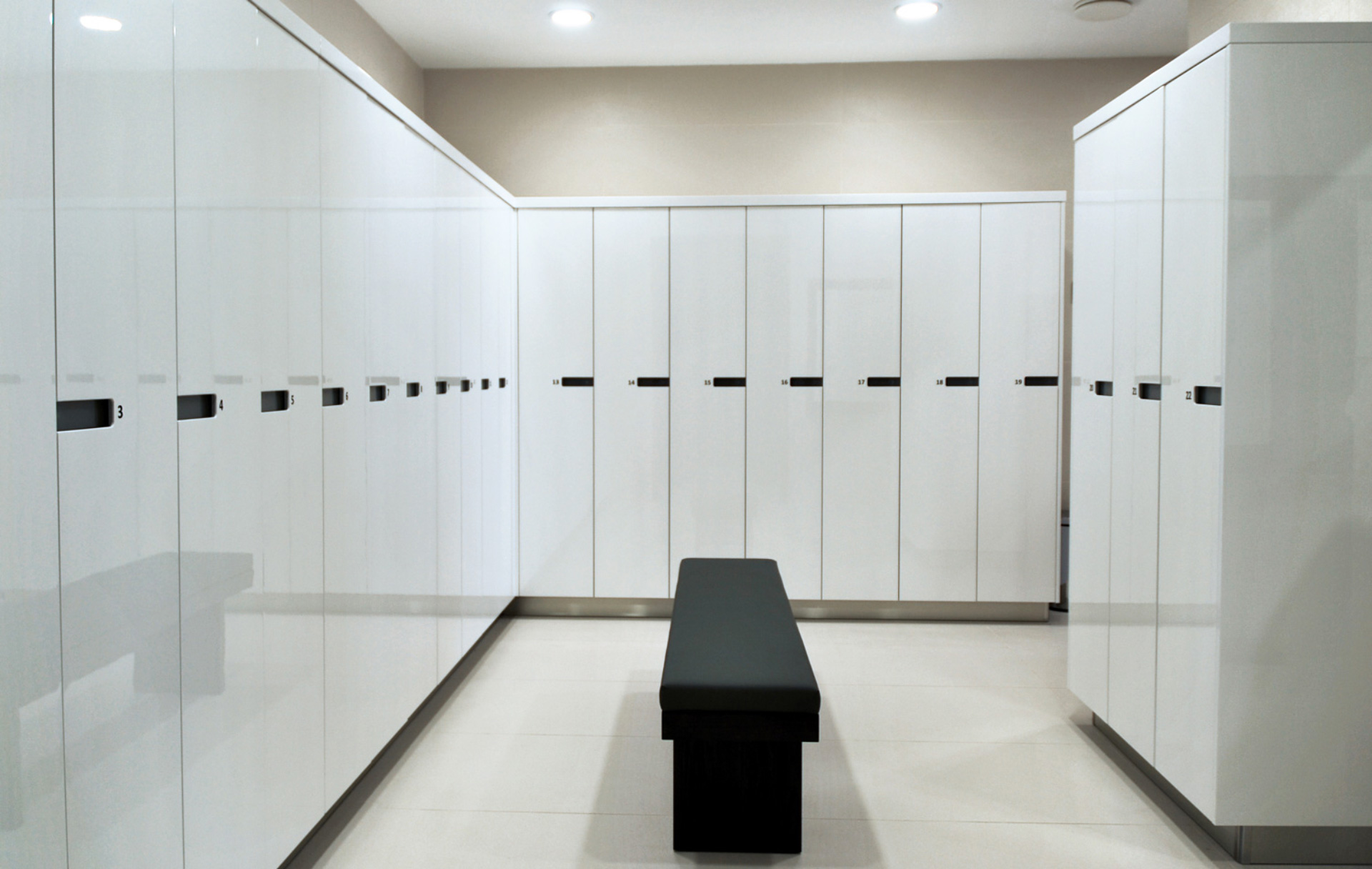 Мебель HANÁK для оздоровительного и медицинского центра гардероб
