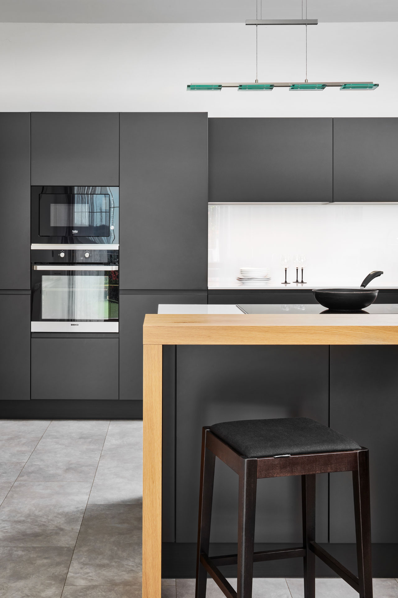 Hanák furniture Modern kitchen SIMPLE Lacquer titanium