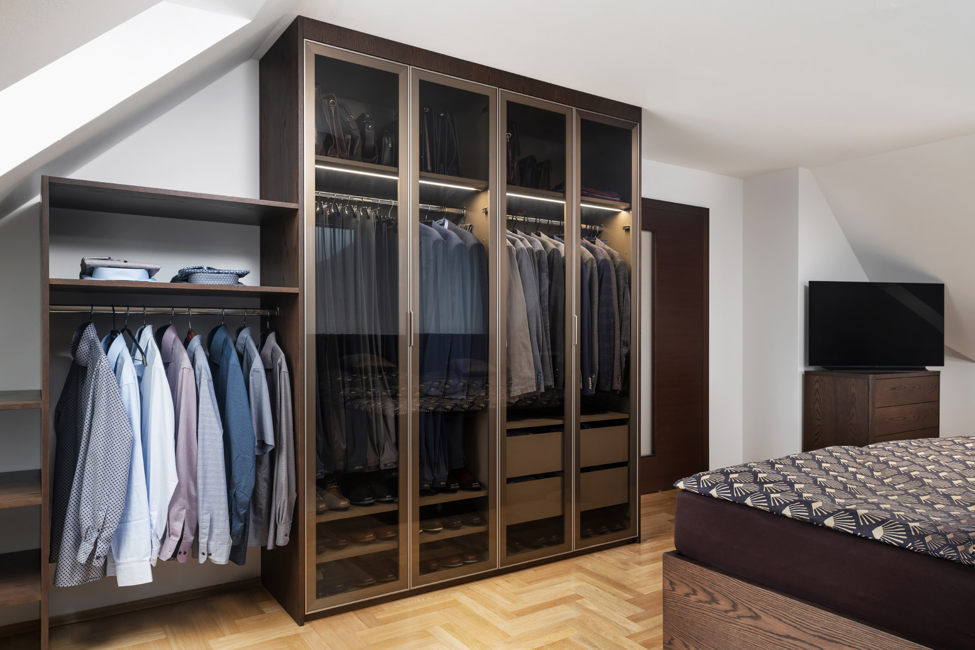 Hanák Möbel Realisierung von Garderobe und Kleiderschrank