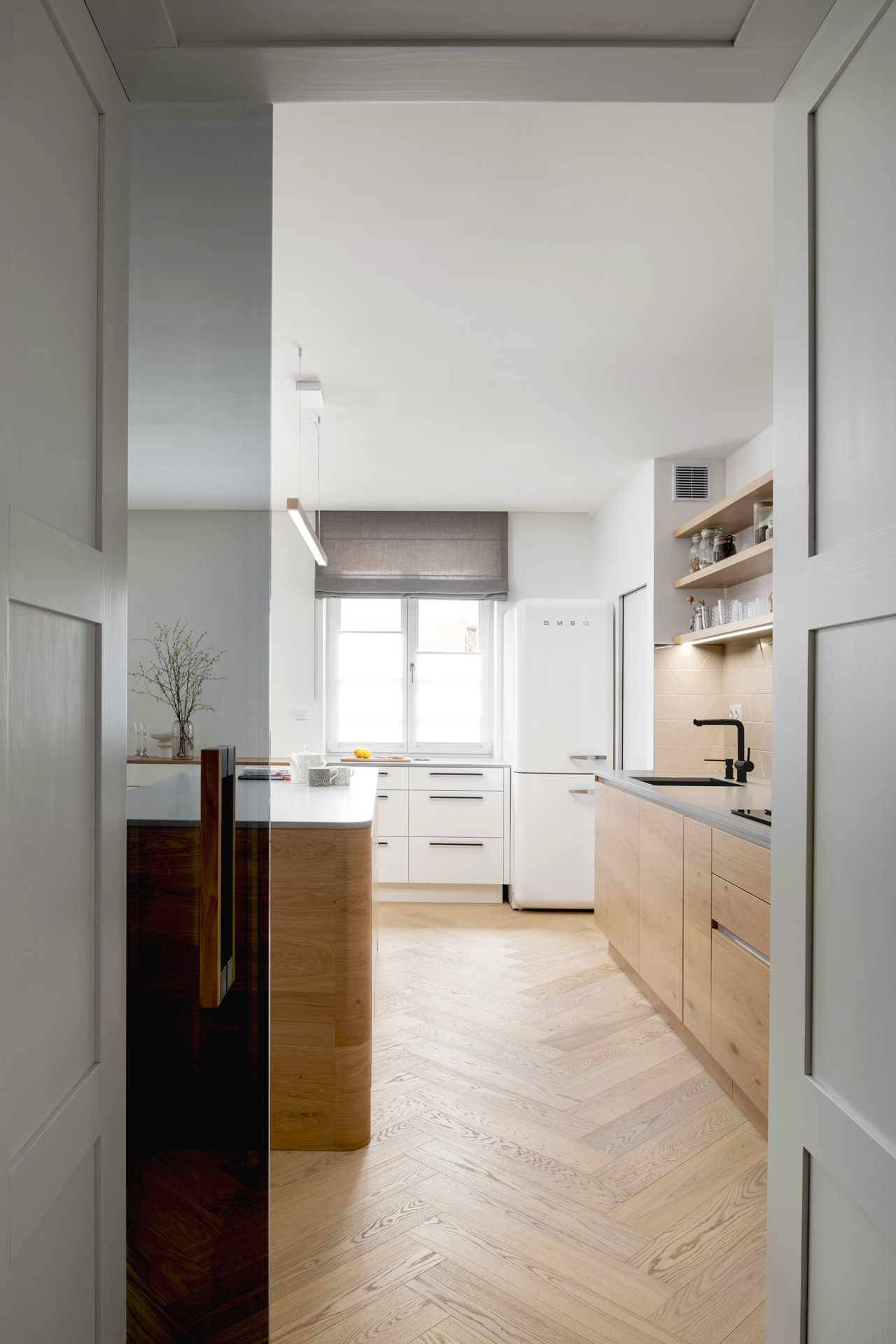 Hanák Furniture Realization Kitchen Rounded lines