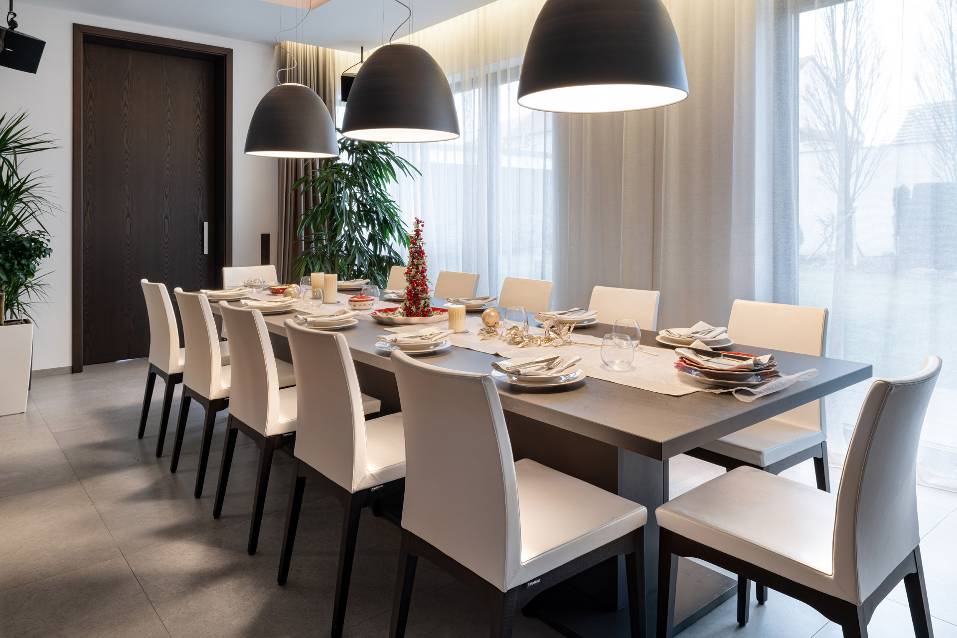 HANAK furniture Dining table