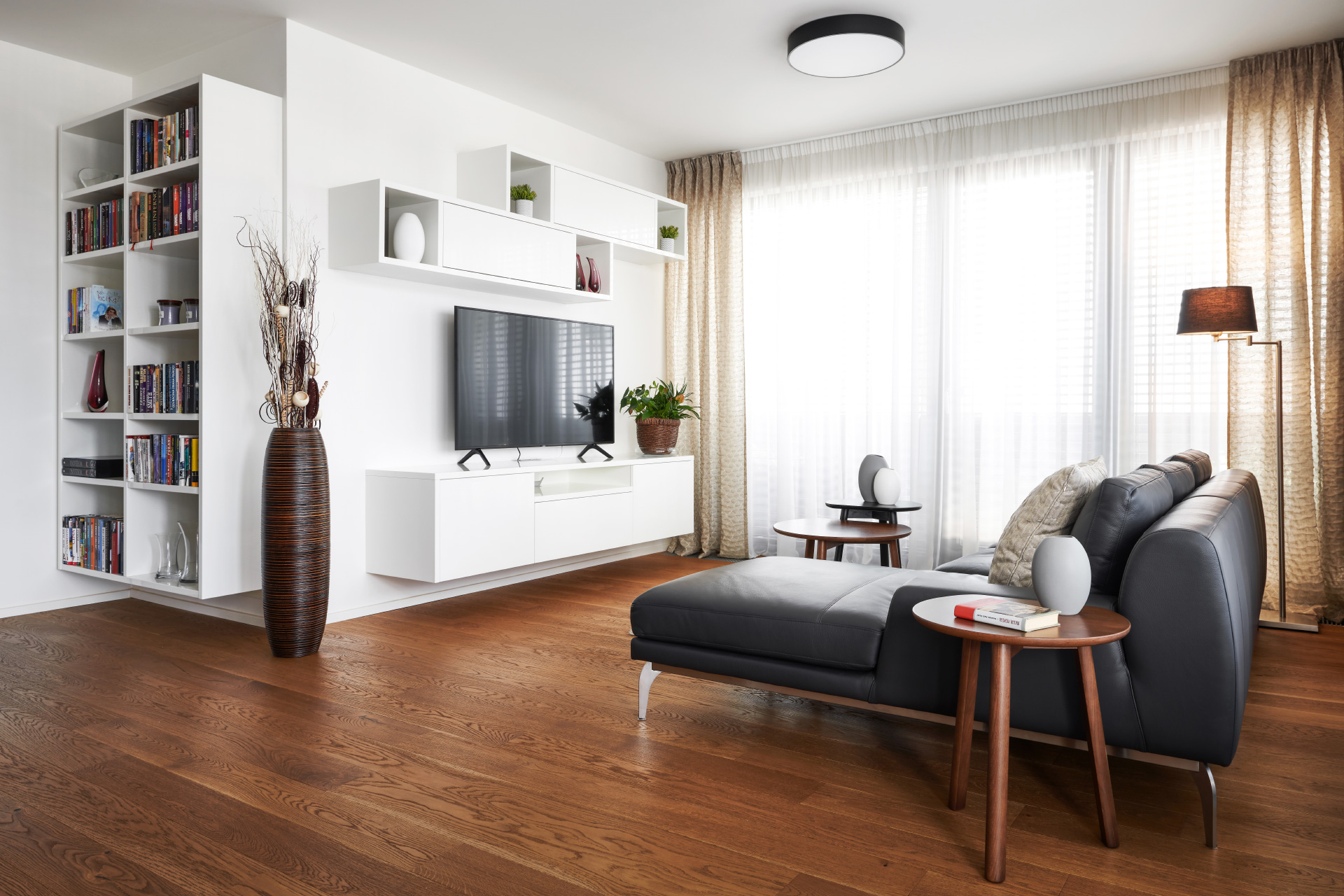 Hanák-Möbel Wohnzimmer Interieur in Weiß