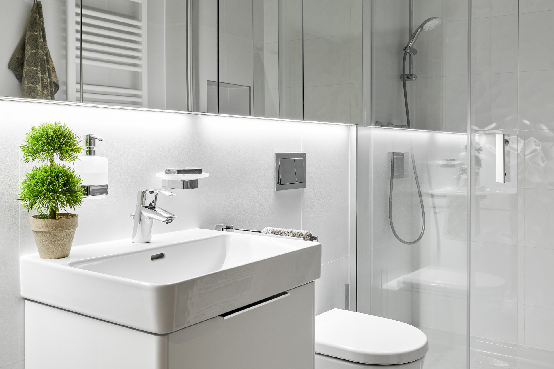 Interior CARBON oak Bathroom