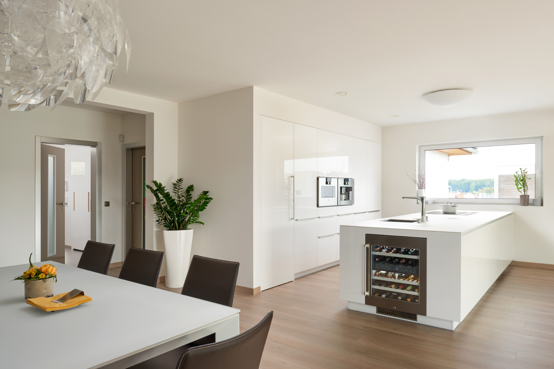 Hanák nábytek COMFORT / ELITE kitchen in white glossy varnish