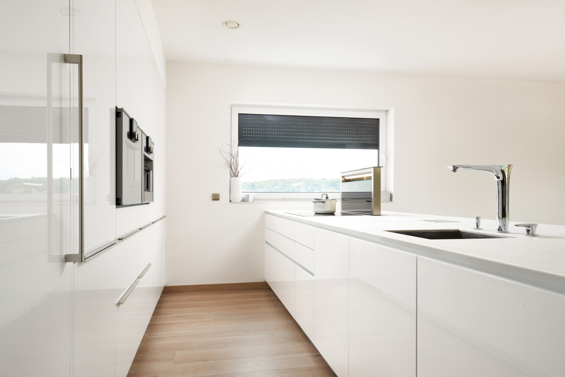Hanák nábytek COMFORT / ELITE kitchen in white glossy varnish