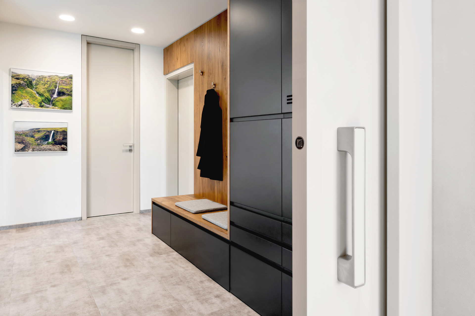 Hanák furniture Realization Wardrobe system