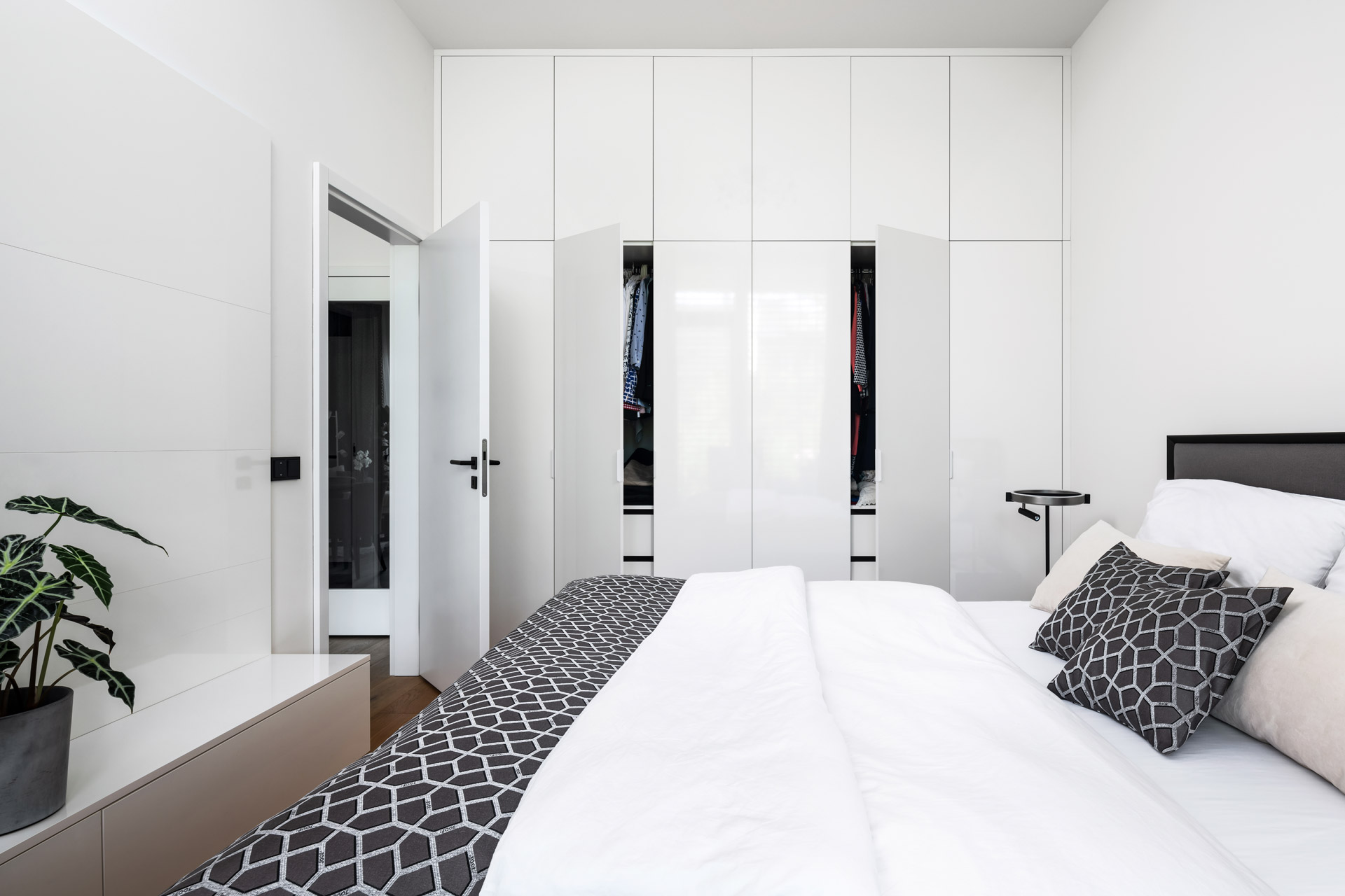 Hanák Furniture Wardrobe Bedroom White lacquer