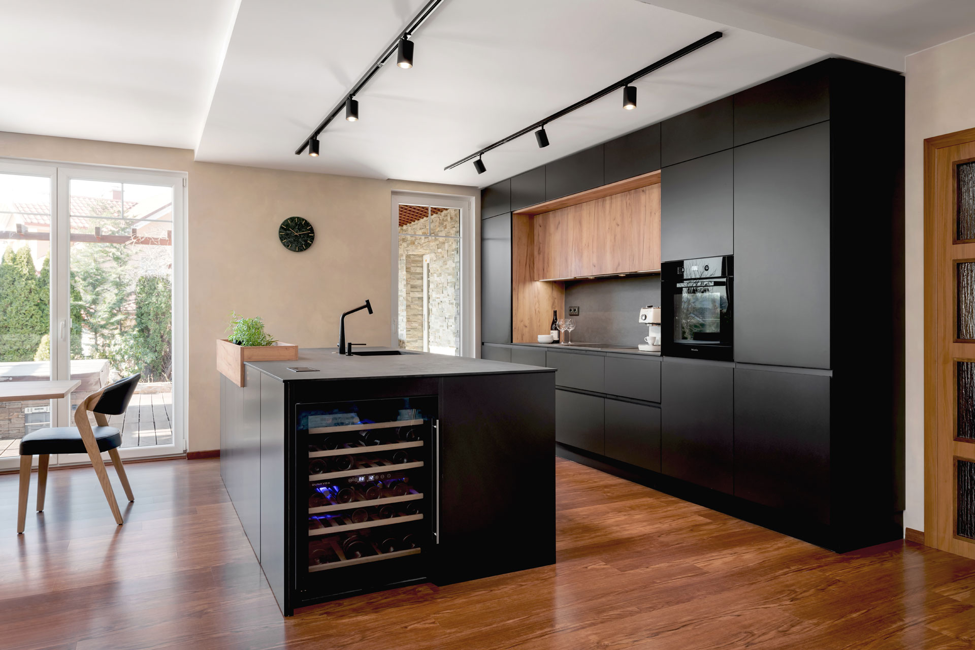 Hanák Furniture Realization of a modern kitchen SIMPLE