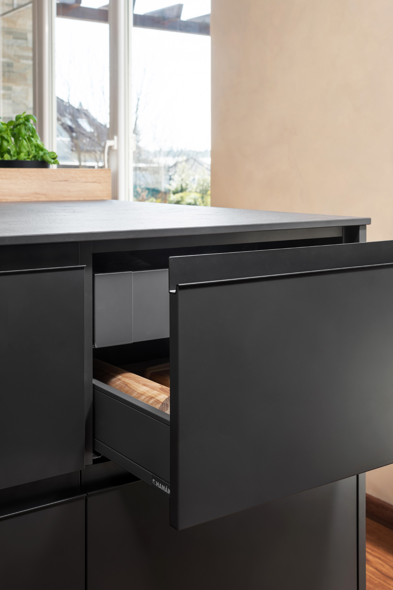 Hanák Furniture Realization of a modern kitchen SIMPLE