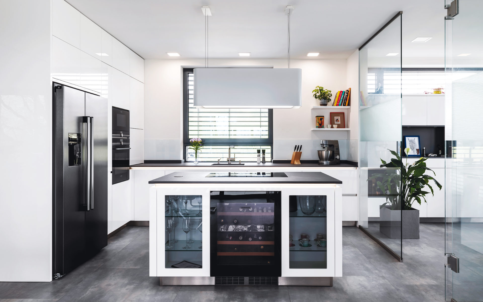 HANÁK FURNITURE Kitchen realization