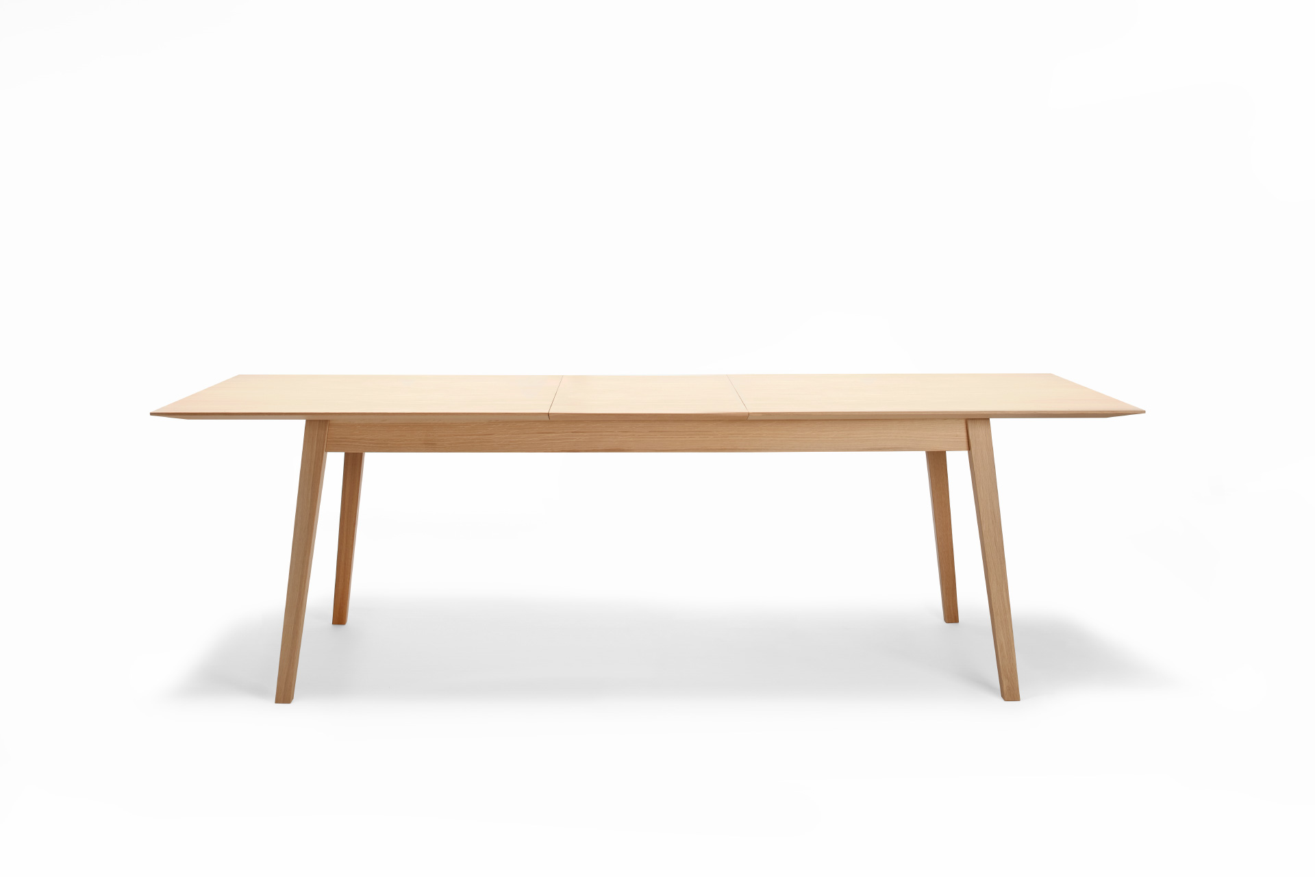 JS37 dining table Subtle and less striking appearance