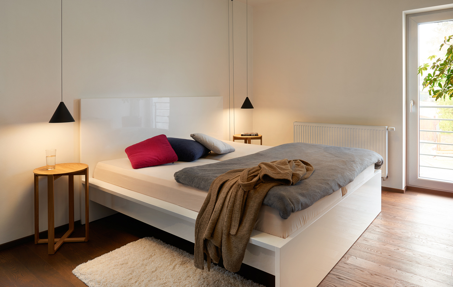hanak_forum_realizace_loznice_bily_lak