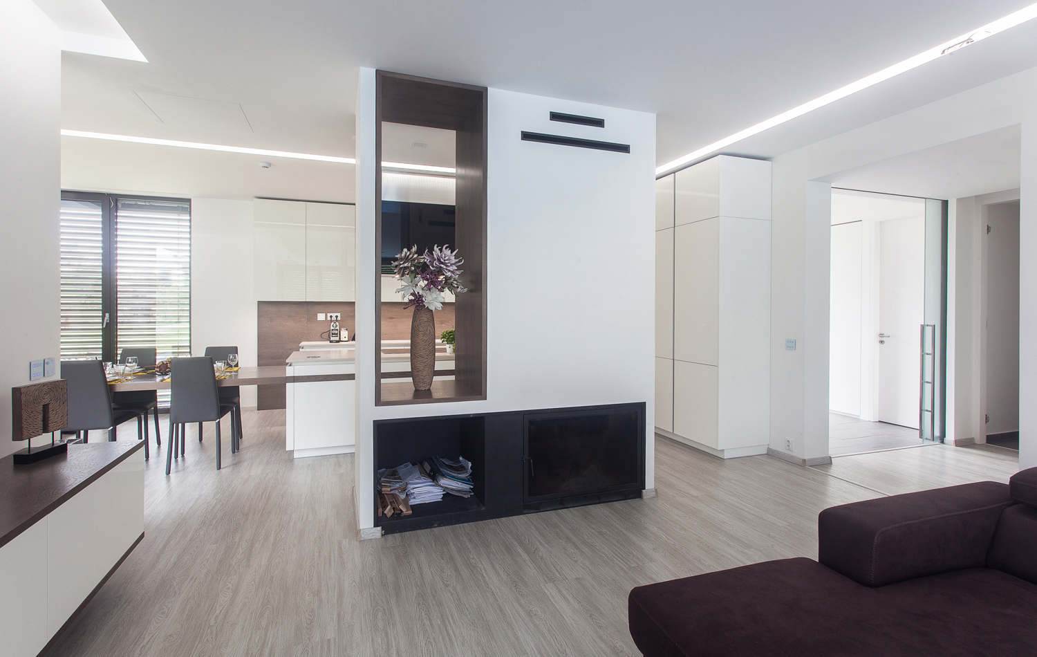 hanak_nabytek_realizace_popuvky_delici_stena