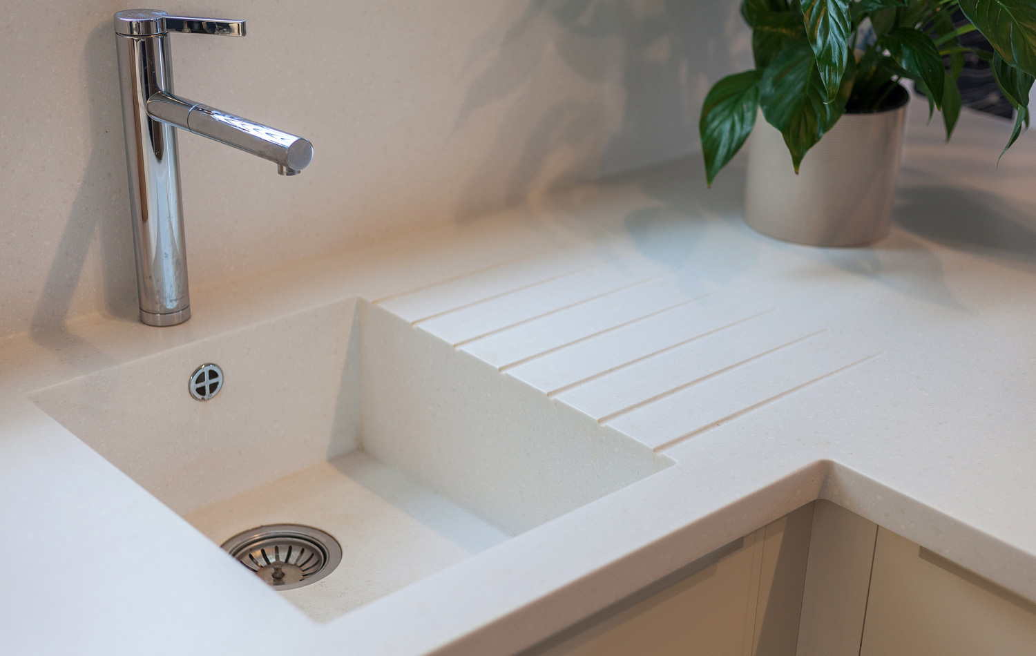 hanak_nabytek_realizace_zlin_detail_drez