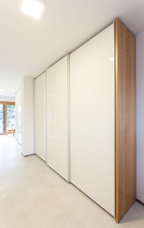 hanak_popuvky_skrin_rim_lak_antik