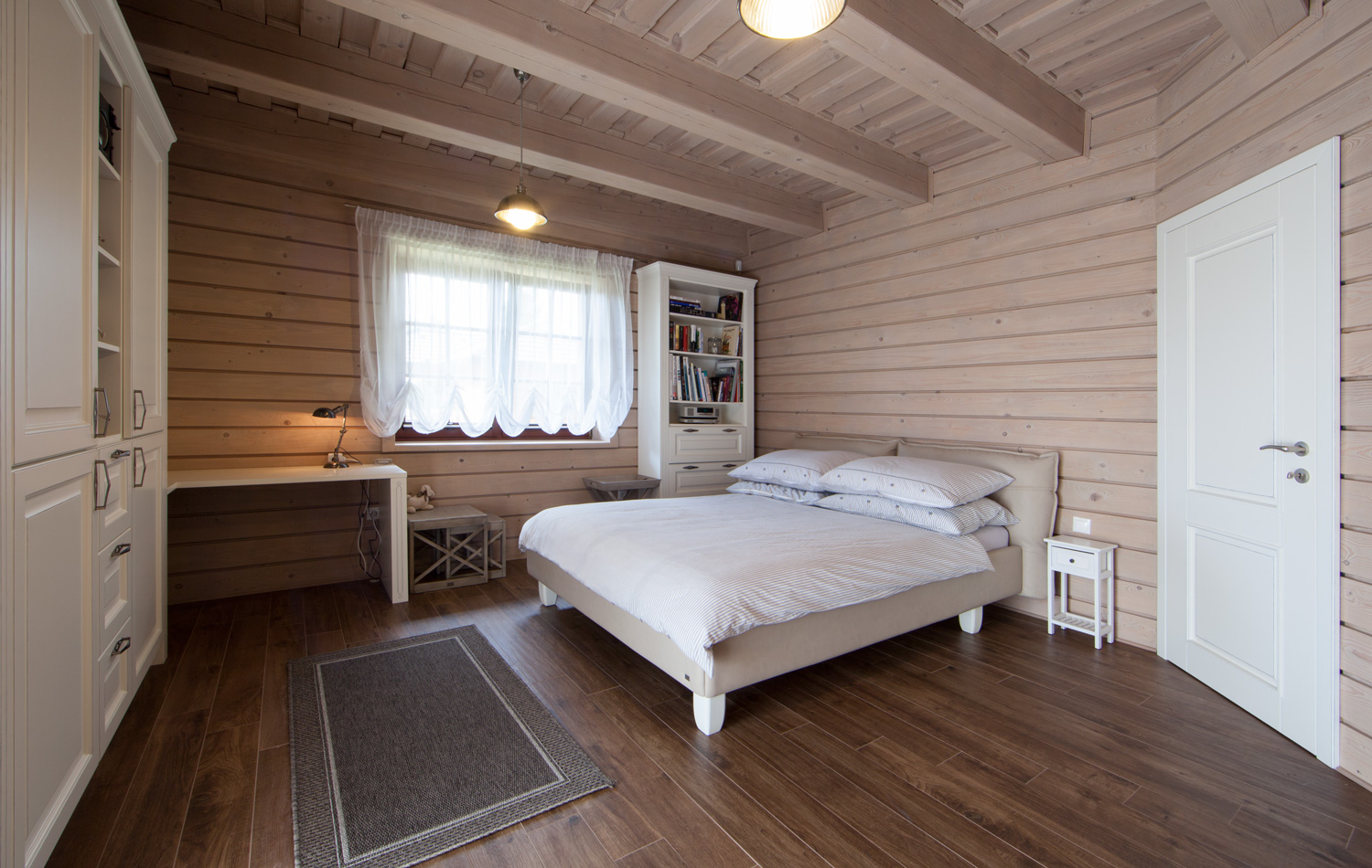 hanak_centrum_roubenka_loznice_skrine_na_miru