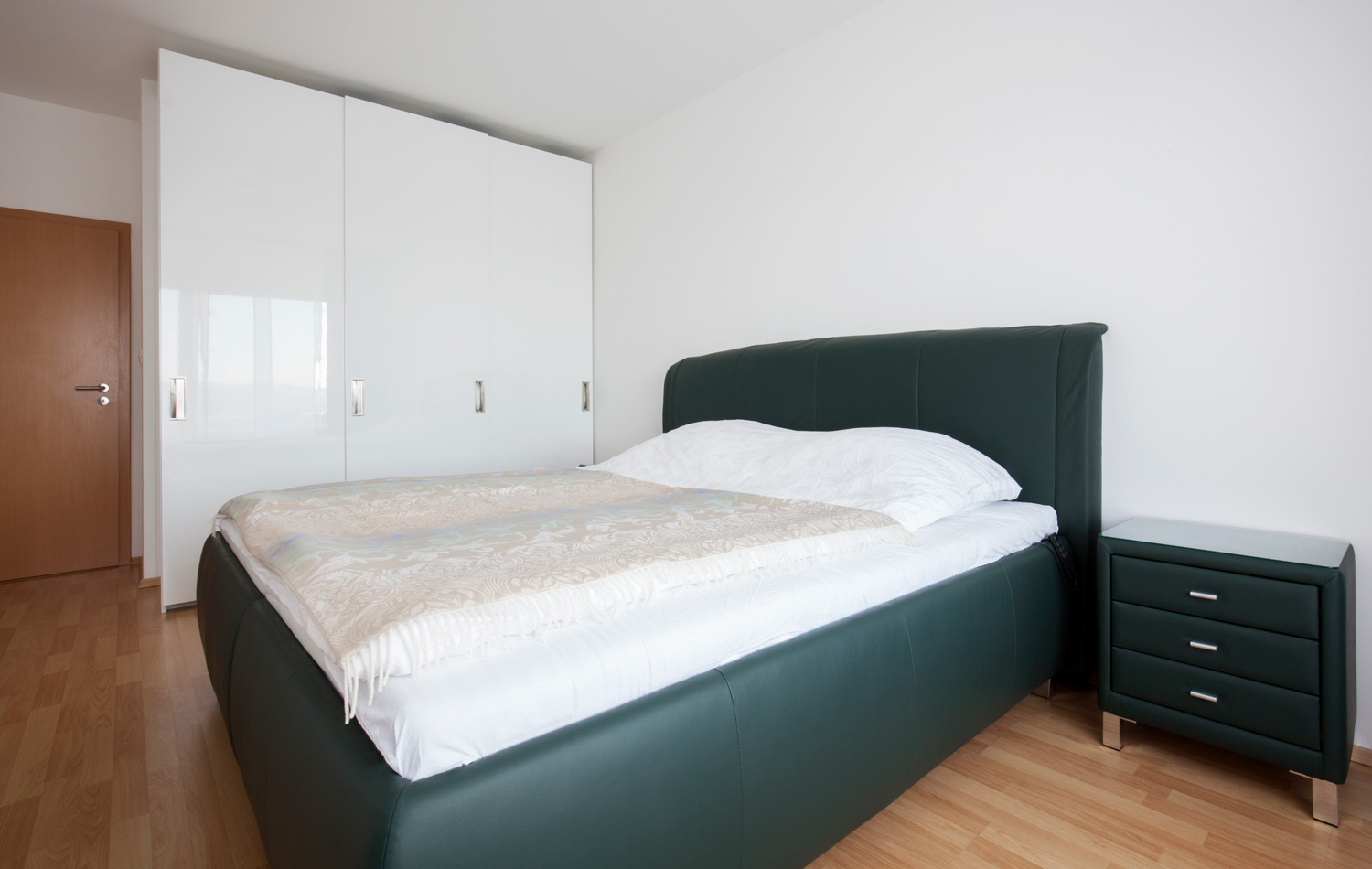 hanak_centrum_realizace_loznice_skrine
