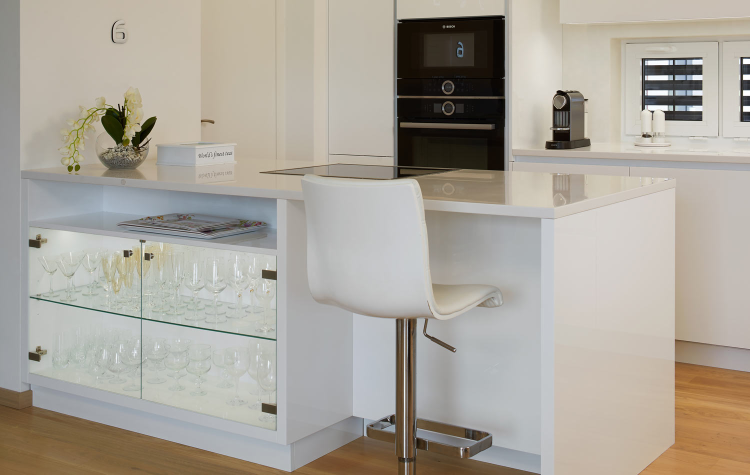 hanak_forum_realizace_sklenena_vitrina