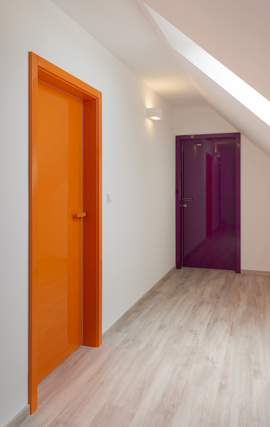 fialove_dvere_hanak_millenium_optimal_interiery