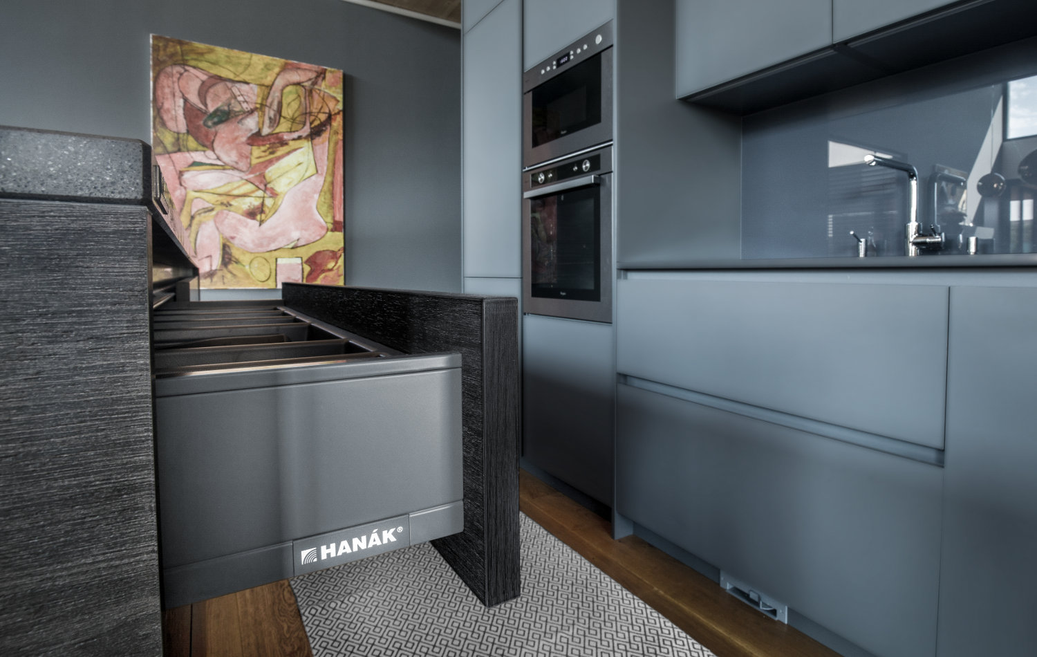 cerna_designova_kuchyne_hanak_zubro
