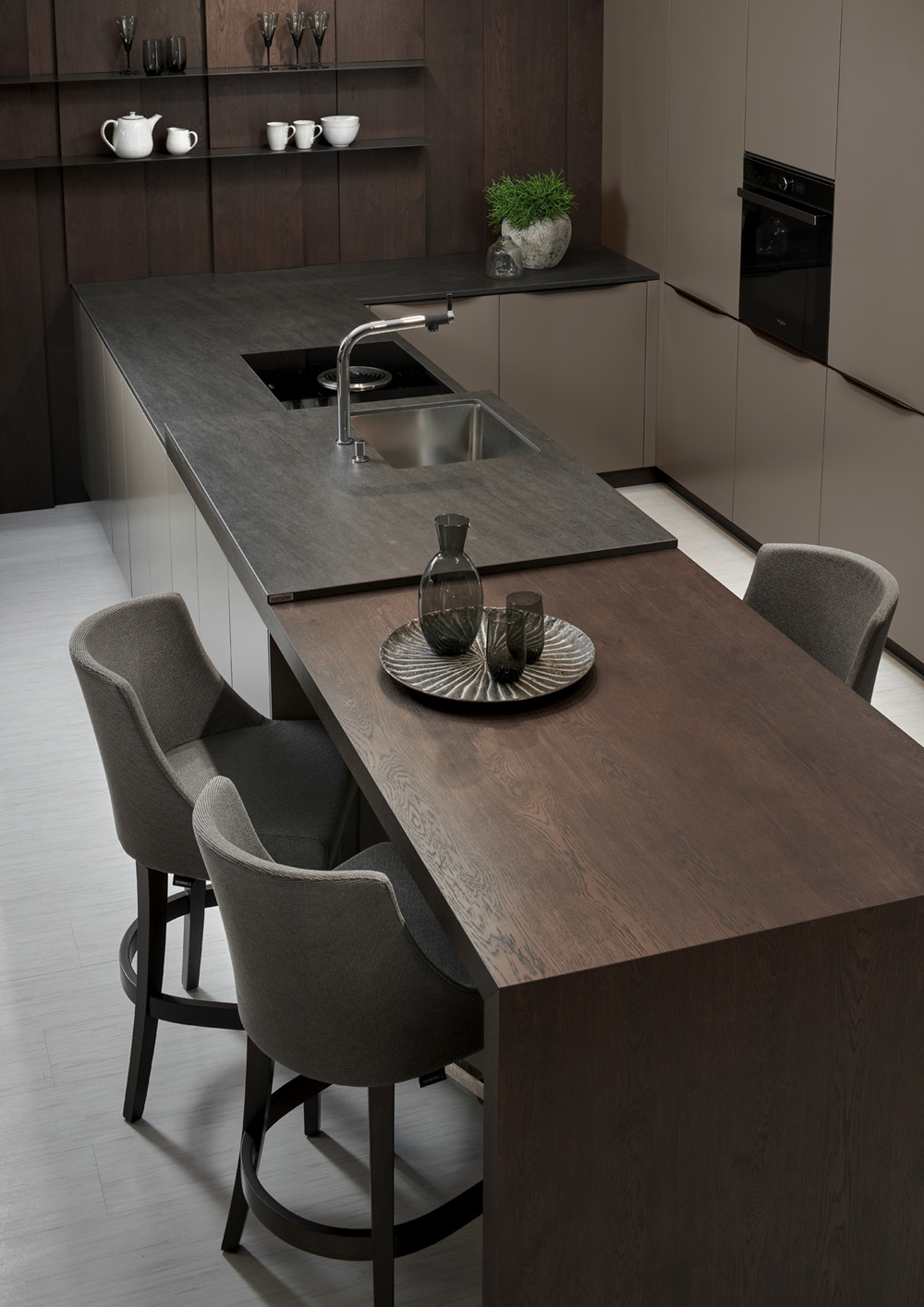 hanak_nabytek_Kuchyne-Comfort_mocca-4